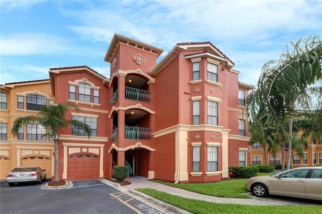 2741 VIA CIPRIANI UNIT 921B CLEARWATER, FL 33764