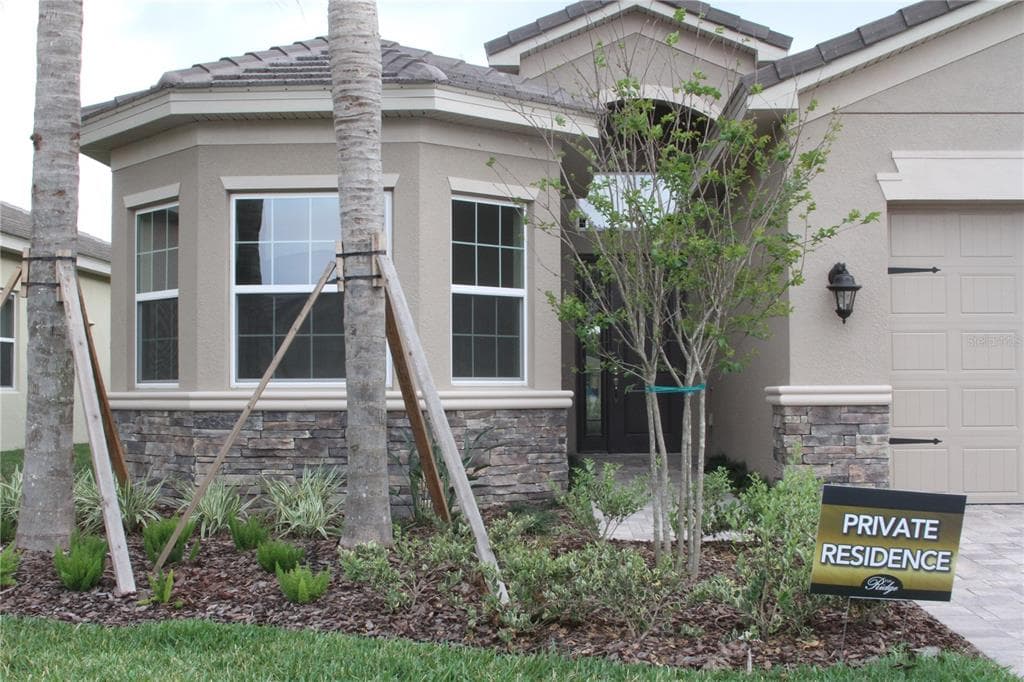 30268 SOUTHERNWOOD COURT WESLEY CHAPEL, FL 33543