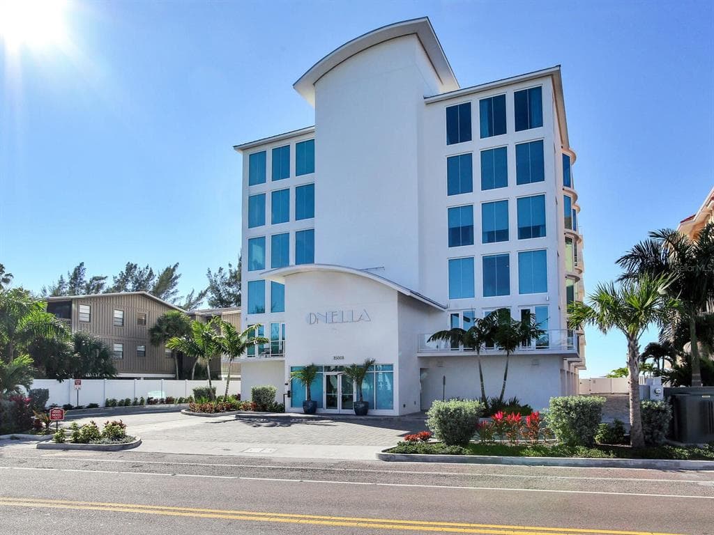 19816 GULF BOULEVARD UNIT 201 INDIAN SHORES, FL 33785