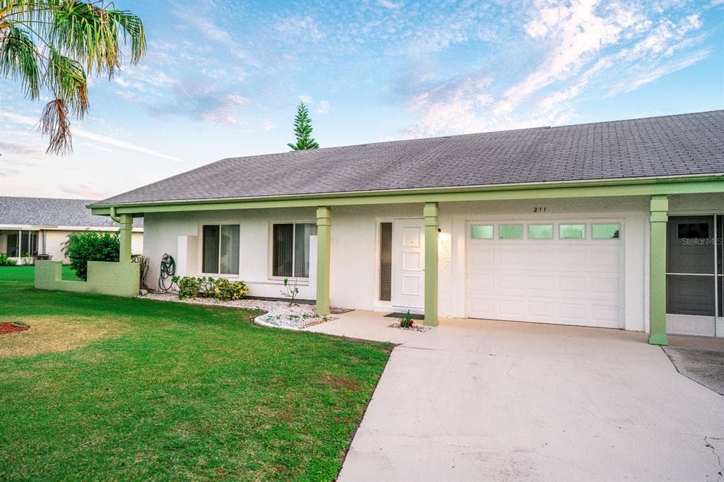 211 ISLIP WAY UNIT 211 SUN CITY CENTER, FL 33573