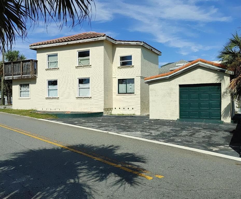 131 S GRANDVIEW AVENUE DAYTONA BEACH, FL 32118