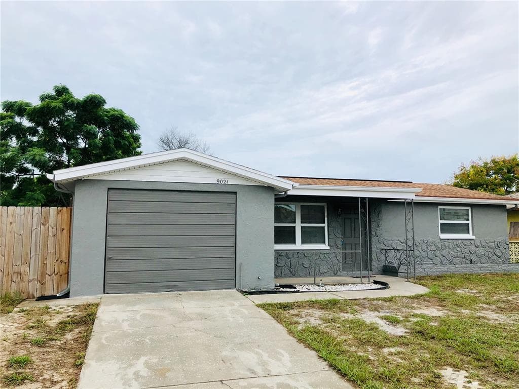 9021 CHANTILLY LANE PORT RICHEY, FL 34668