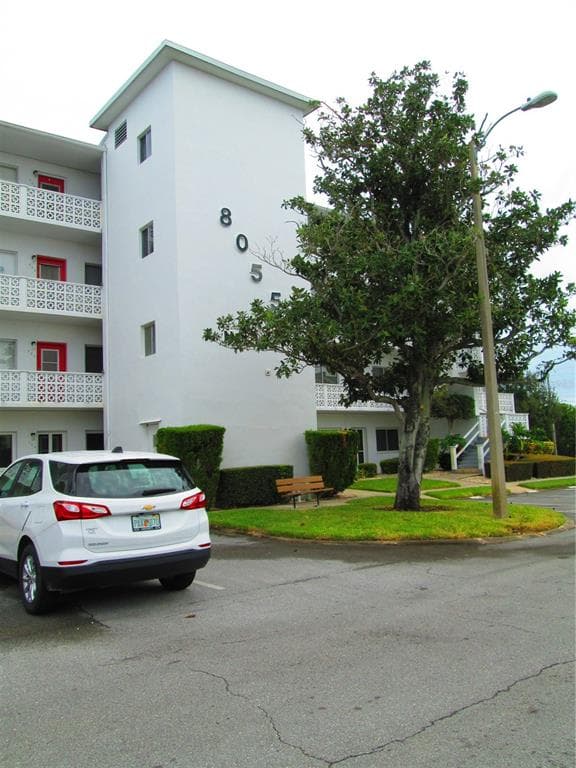 8055 112TH STREET UNIT 303 SEMINOLE, FL 33772