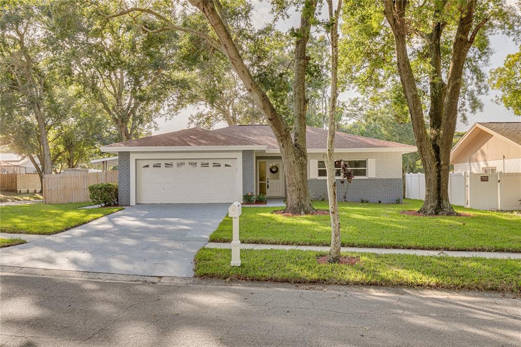 2208 ORANGESIDE ROAD PALM HARBOR, FL 34683