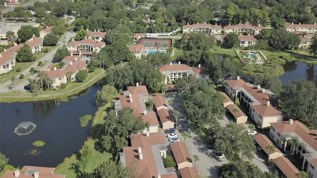 10335 CARROLLWOOD LANE UNIT 115 TAMPA, FL 33618