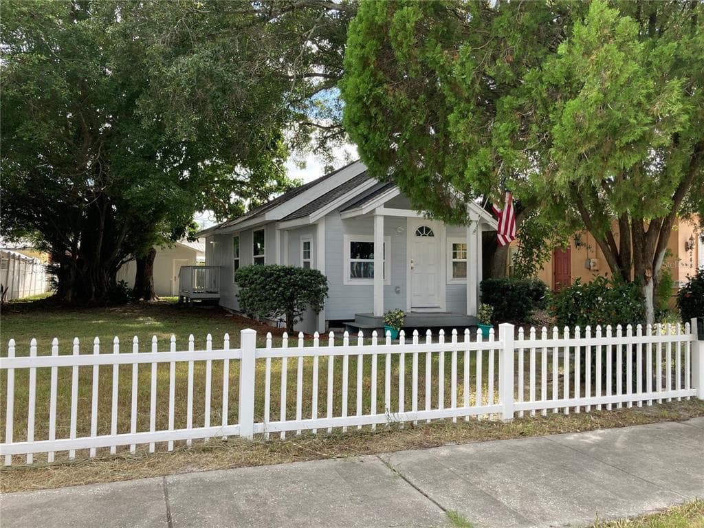4234 FAIRFIELD AVENUE S ST PETERSBURG, FL 33711