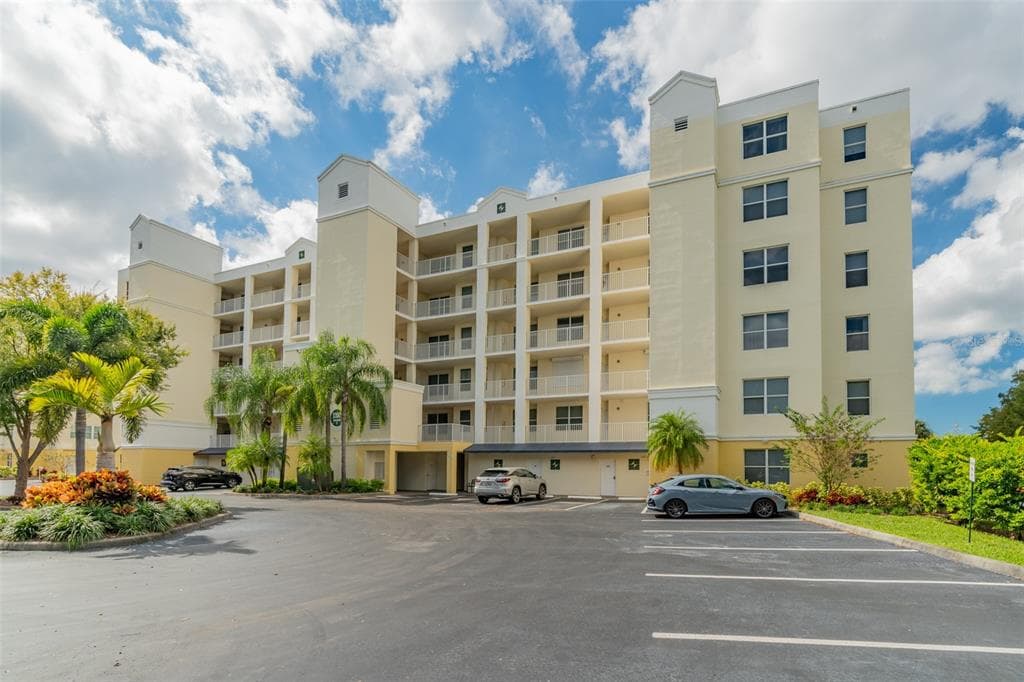 1200 COUNTRY CLUB DRIVE UNIT 6104 LARGO, FL 33771