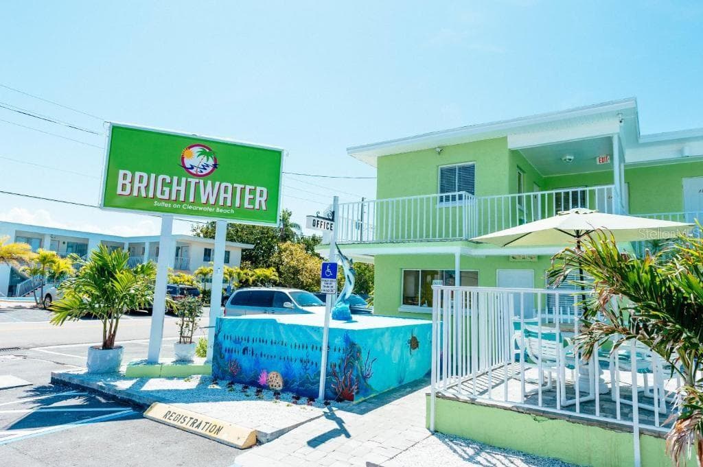 342 HAMDEN DRIVE CLEARWATER, FL 33767