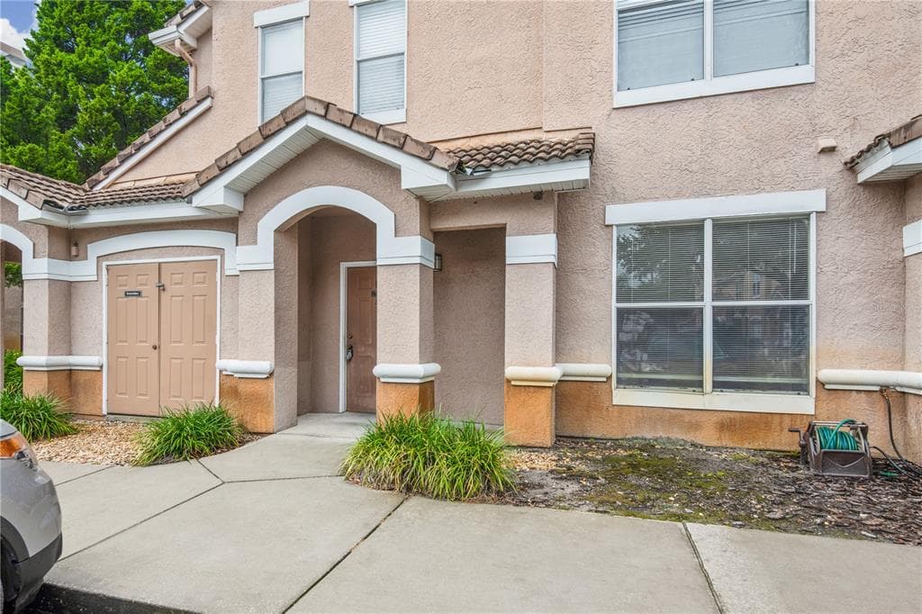 17954 VILLA CREEK DRIVE TAMPA, FL 33647