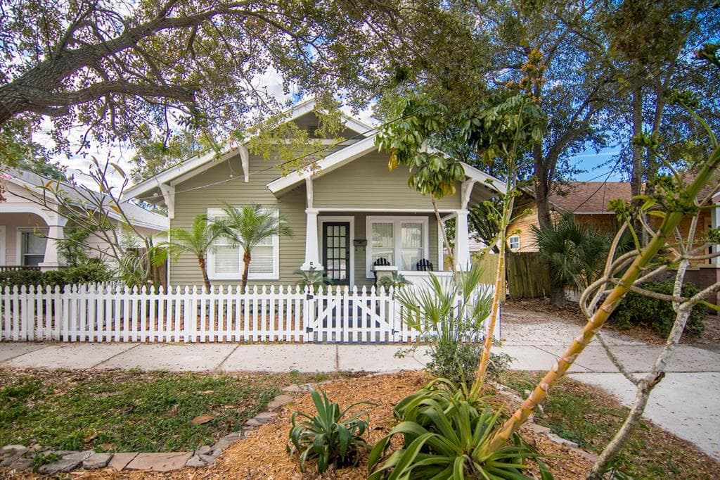 640 9TH AVENUE N ST PETERSBURG, FL 33701