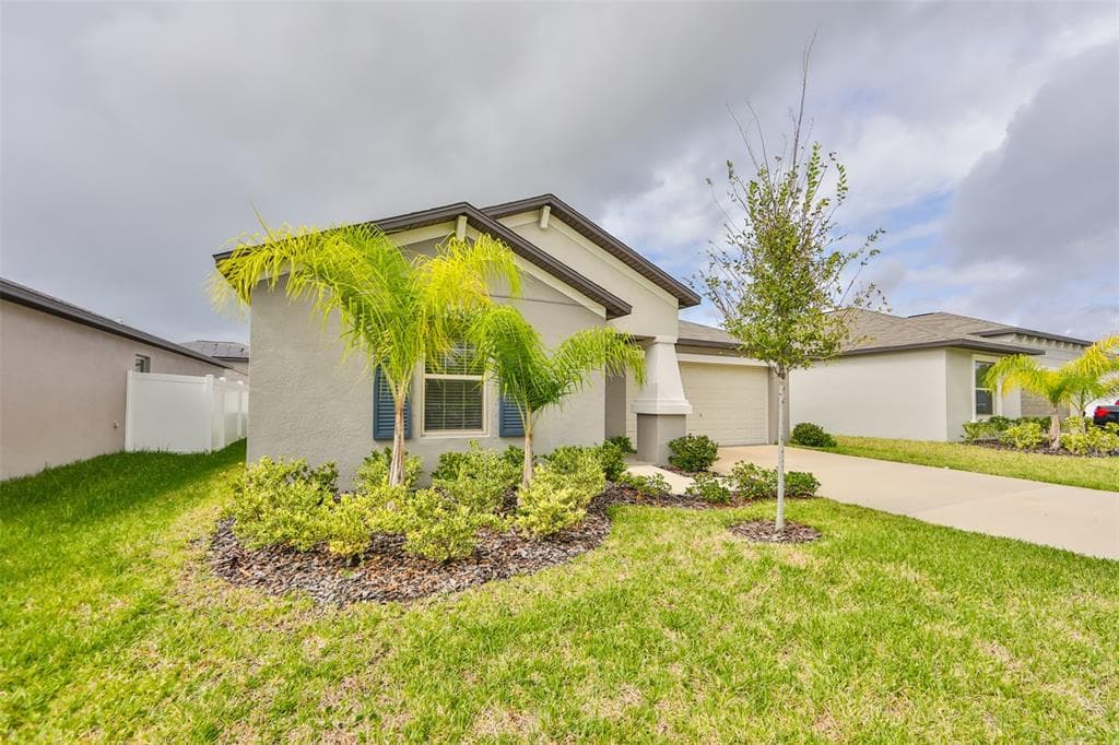 11334 MISTY MOSS DRIVE WIMAUMA, FL 33598