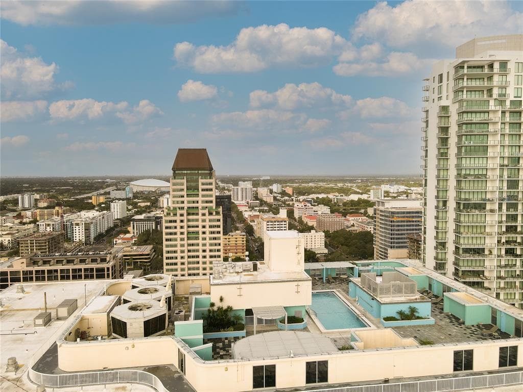 1 BEACH DRIVE SE UNIT 1610 ST PETERSBURG, FL 33701