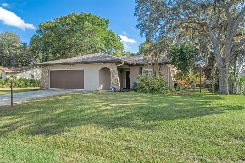 9032 BLACKSTONE STREET SPRING HILL, FL 34608