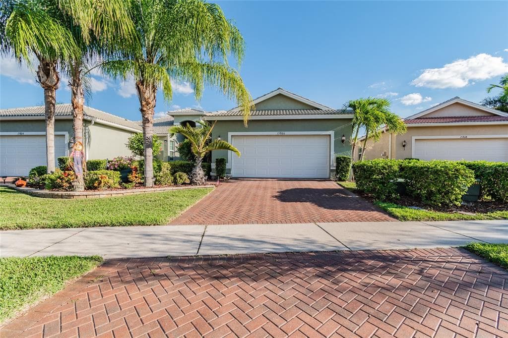 15806 AURORA LAKE CIRCLE WIMAUMA, FL 33598