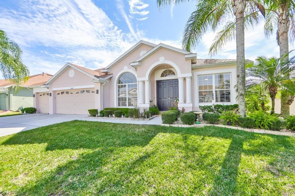 10323 MEADOW CROSSING DRIVE TAMPA, FL 33647