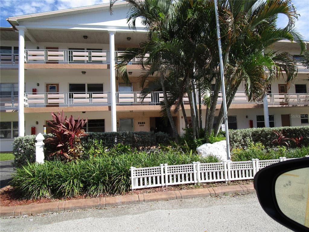 6015 19TH STREET N UNIT 317 ST PETERSBURG, FL 33714