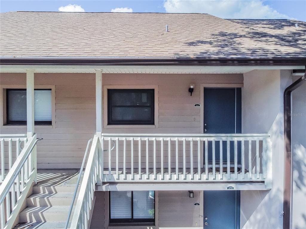 3711 CHAMPAGNE DRIVE UNIT 213 TAMPA, FL 33618