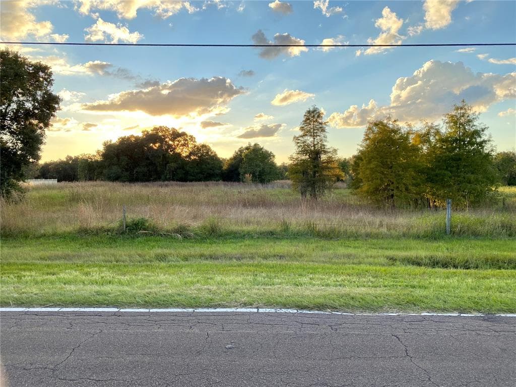 617 BUTCH CASSIDY TRAIL WIMAUMA, FL 33598