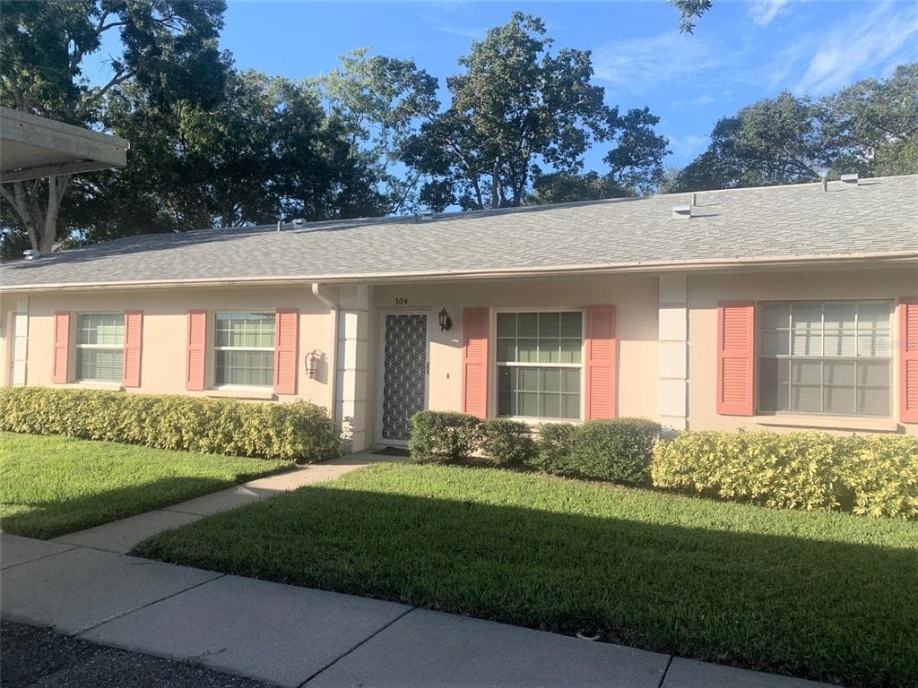 1535 NURSERY ROAD UNIT 304 CLEARWATER, FL 33756