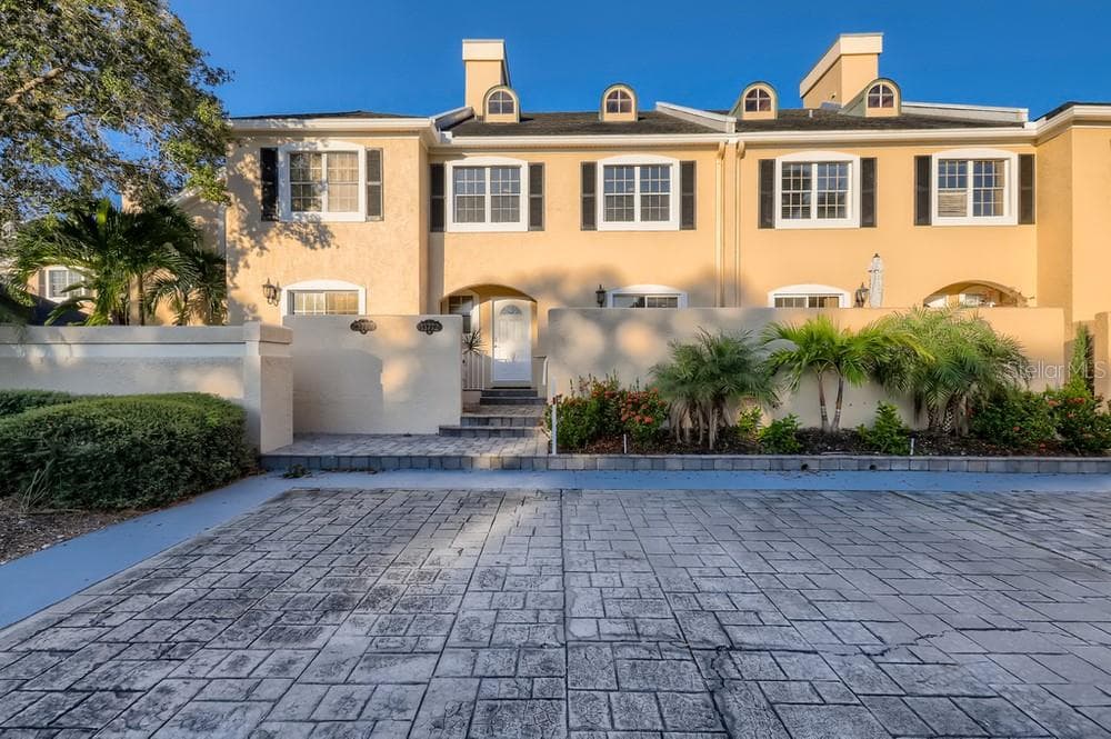 13772 MARSEILLES COURT CLEARWATER, FL 33762