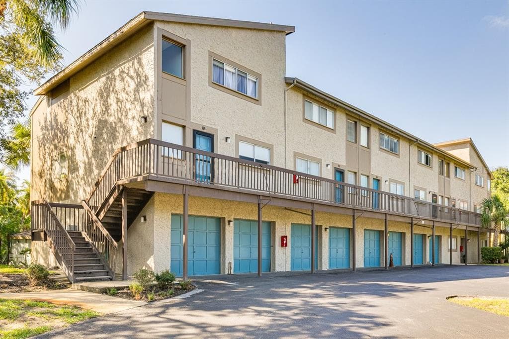 6305 NEWTOWN CIRCLE UNIT 5B1 TAMPA, FL 33615