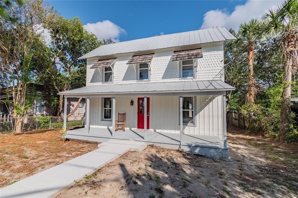128 N RING AVENUE TARPON SPRINGS, FL 34689