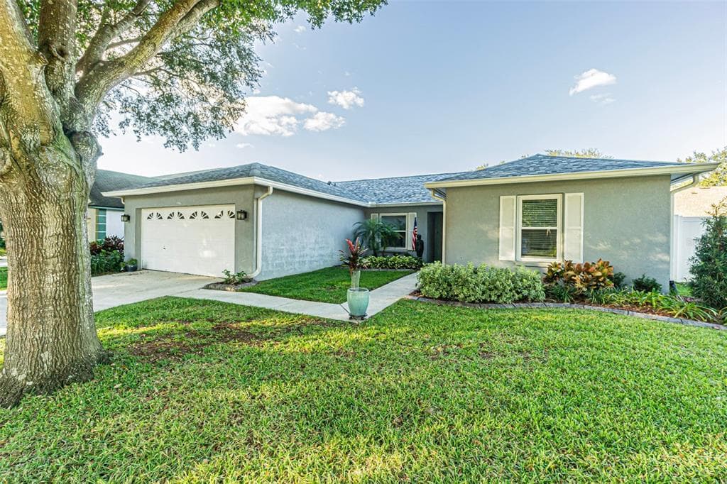 916 WICKETRUN DRIVE BRANDON, FL 33510