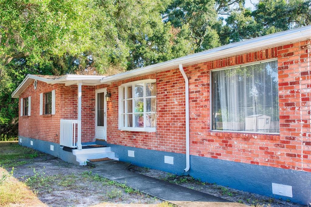 3914 DELEUIL AVENUE TAMPA, FL 33610