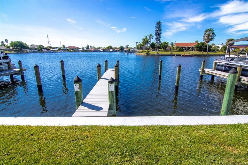 1008 APOLLO BEACH BOULEVARD UNIT 211 APOLLO BEACH, FL 33572