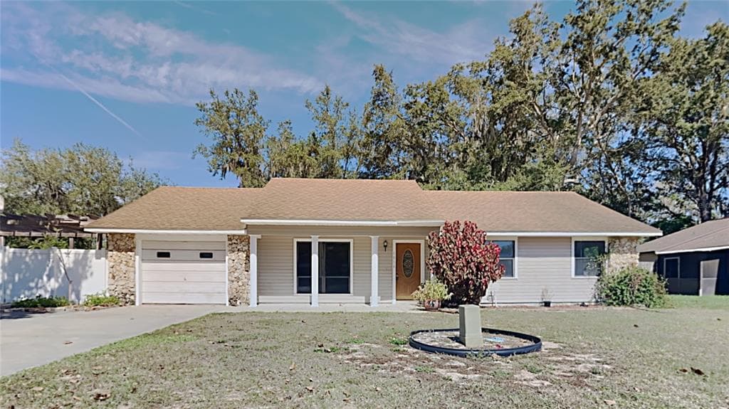 1016 PARK DRIVE TAVARES, FL 32778
