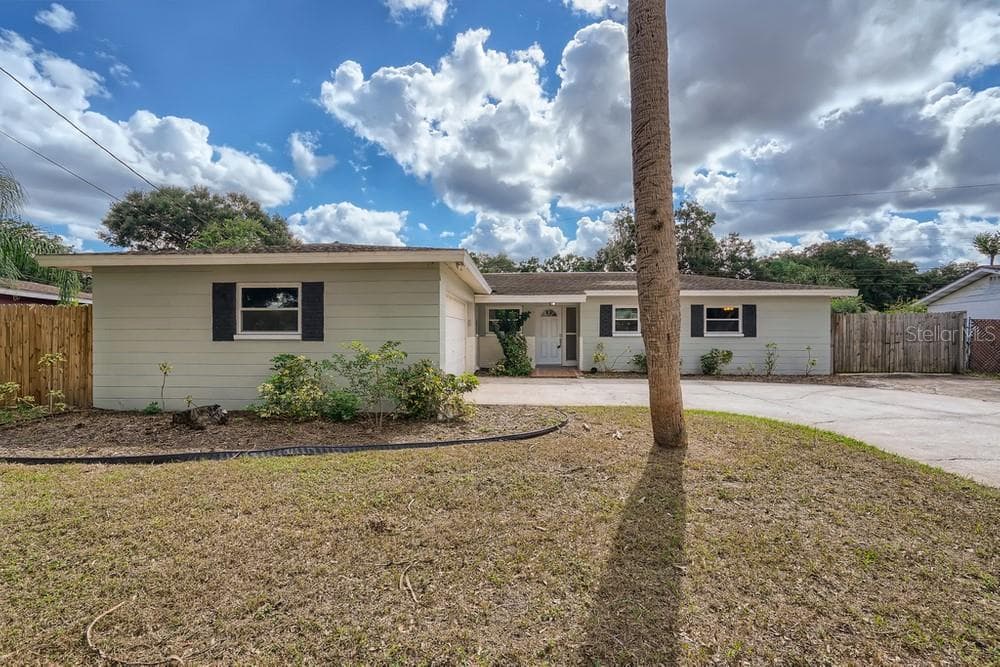 1220 LORIE CIRCLE BRANDON, FL 33510