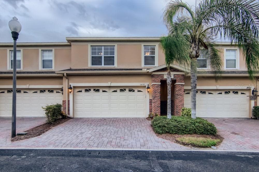 1459 HILLVIEW LANE TARPON SPRINGS, FL 34689