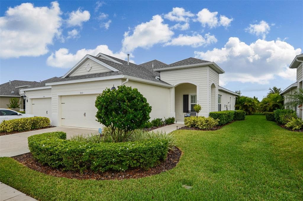7412 PARKSHORE DRIVE APOLLO BEACH, FL 33572