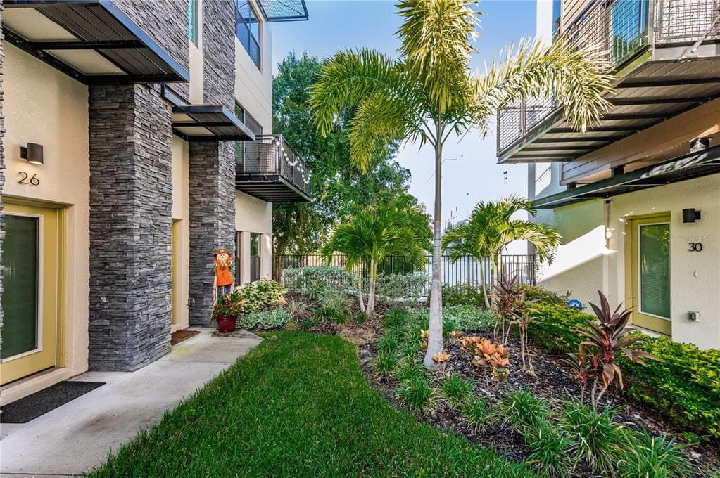 4810 W MCELROY AVENUE UNIT 26 TAMPA, FL 33611