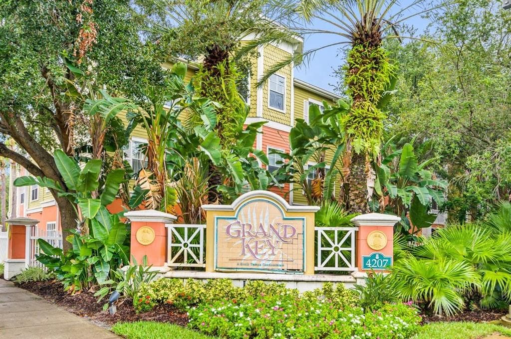 4207 S DALE MABRY HIGHWAY UNIT 2405 TAMPA, FL 33611