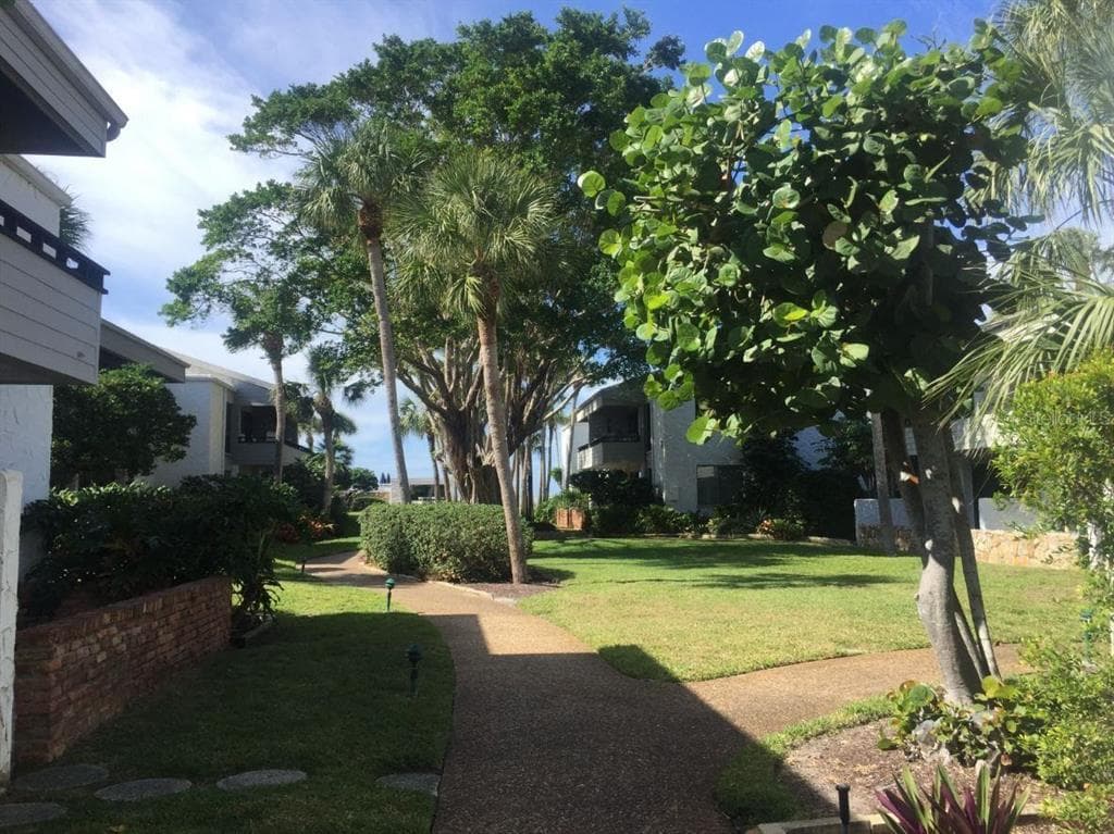 1555 TARPON CENTER DRIVE UNIT 135 VENICE, FL 34285