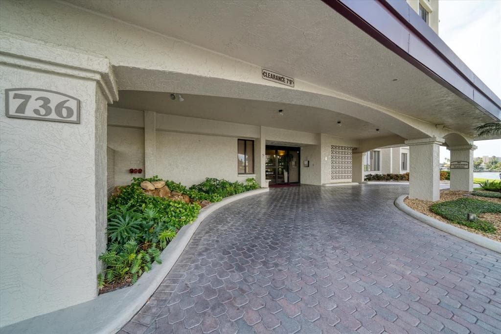 736 ISLAND WAY UNIT 206 CLEARWATER, FL 33767