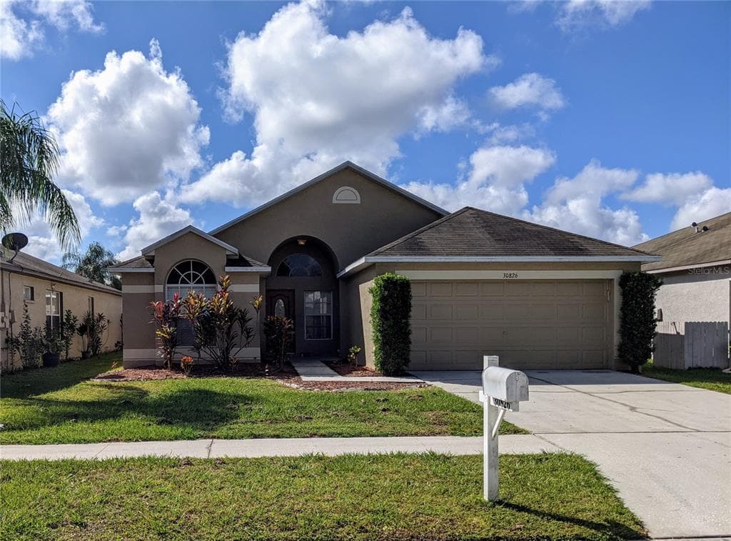 30826 MIDTOWN COURT WESLEY CHAPEL, FL 33545