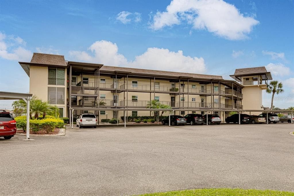 4632 MARINE PARKWAY UNIT 307 NEW PORT RICHEY, FL 34652
