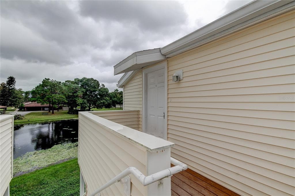 137 HUNTER LAKE DRIVE UNIT C OLDSMAR, FL 34677