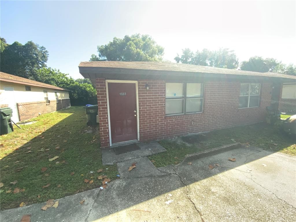 1037 CRESTVIEW AVENUE LAKELAND, FL 33805