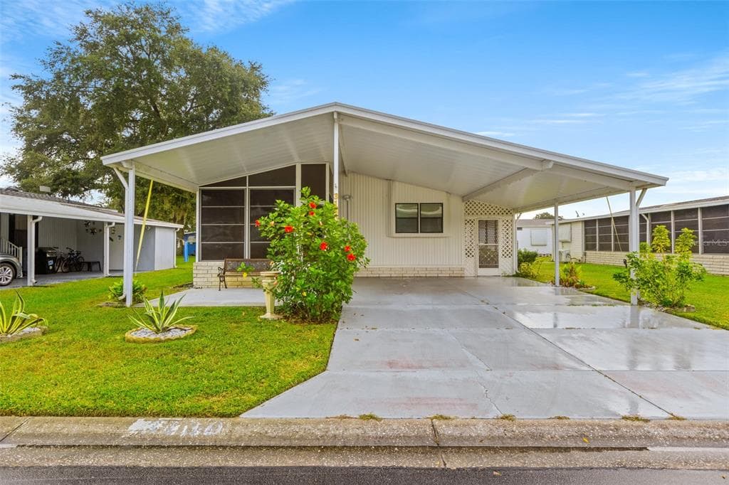 3130 POND HOLLOW STREET WESLEY CHAPEL, FL 33543