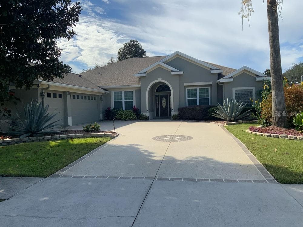 9058 LAUREL RIDGE DRIVE MOUNT DORA, FL 32757