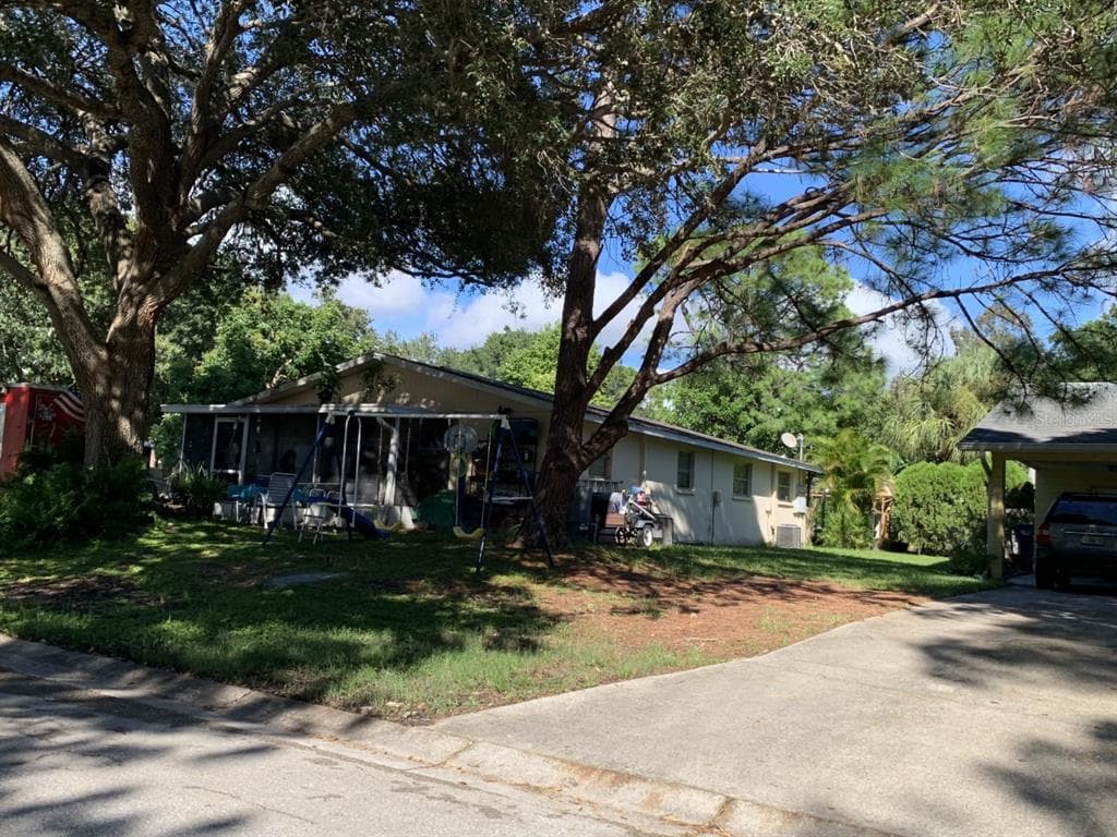 2208 49TH AVENUE W BRADENTON, FL 34207