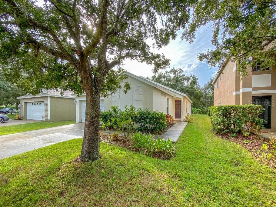 5907 WRENWATER DRIVE LITHIA, FL 33547