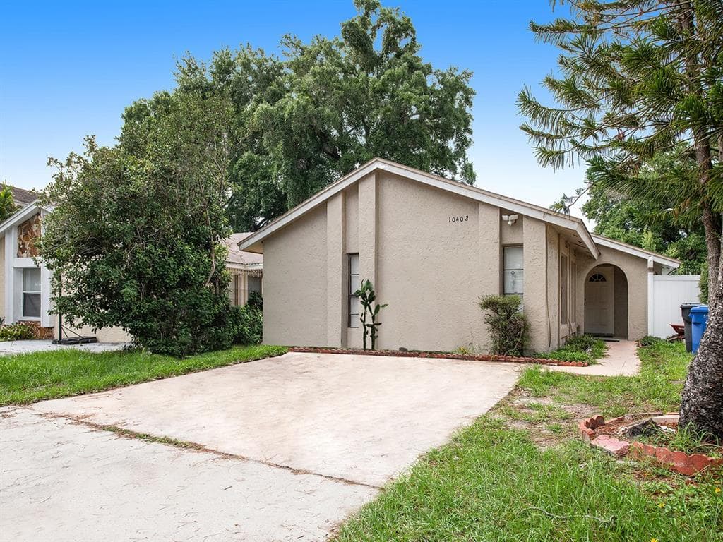 10402 ROSEMOUNT DRIVE TAMPA, FL 33624