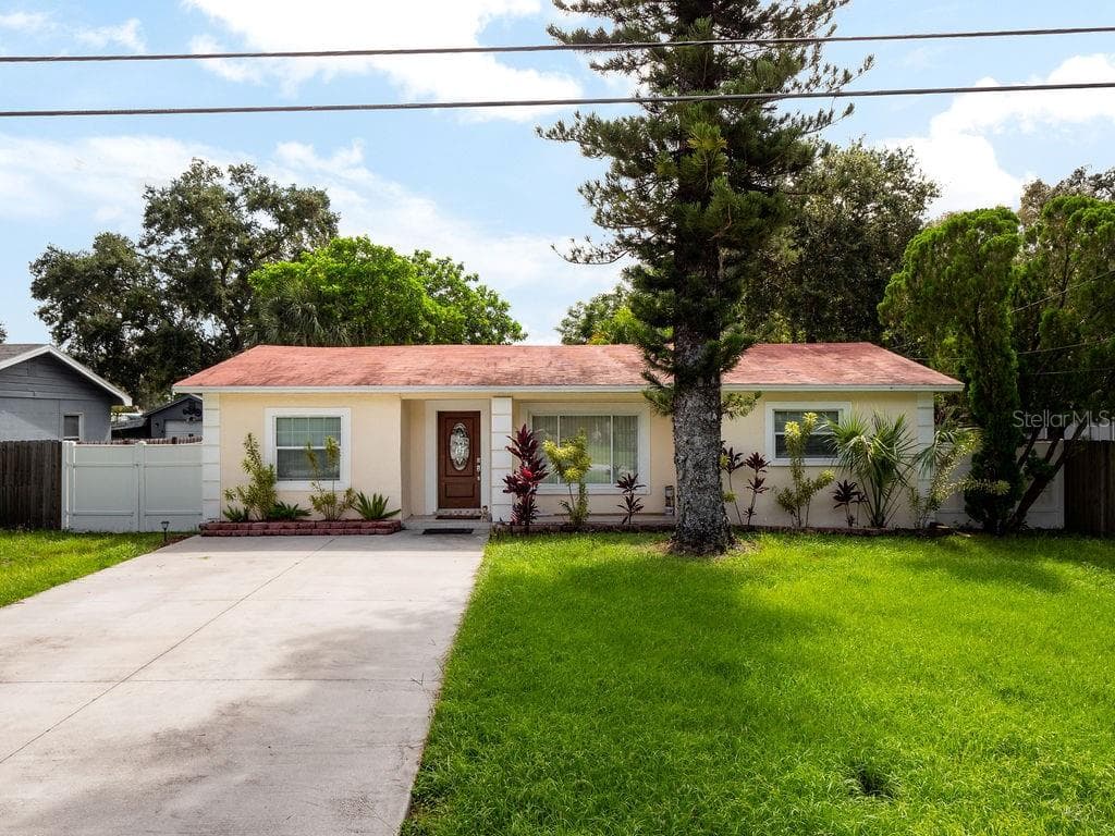173 21ST TERRACE SE LARGO, FL 33771