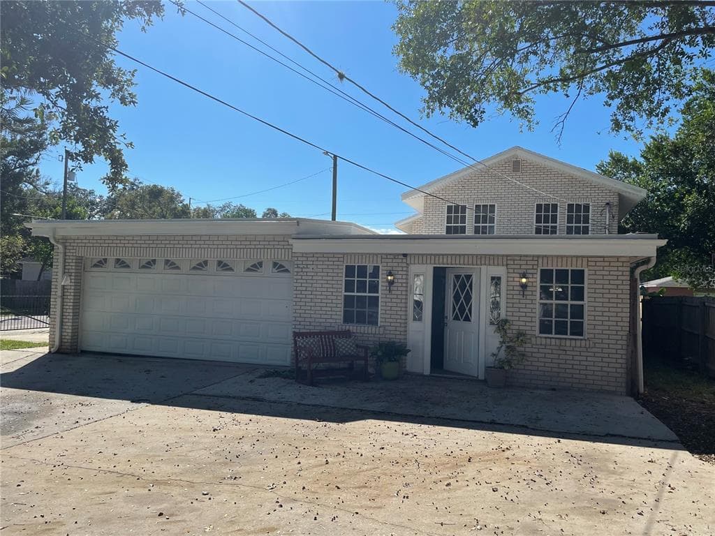 915 E CHILKOOT AVENUE TAMPA, FL 33612