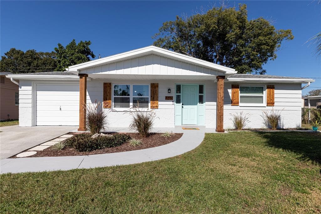 4651 TROPICAL LANE HOLIDAY, FL 34690