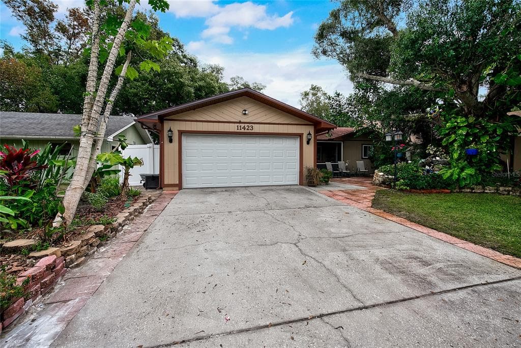 11423 HERITAGE WAY LARGO, FL 33778